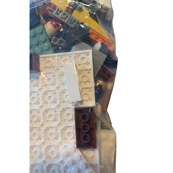 LEGOS Pieces Mixed Random Lot Over 2.5 lbs From Many Sets Mixed Lot - Picture 5 of 8